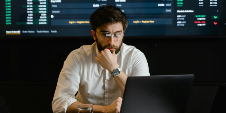 HCL Tech Share Price